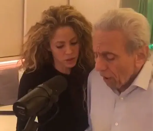 Impedirble: Shakira emociona con un video en el que canta con su pap.